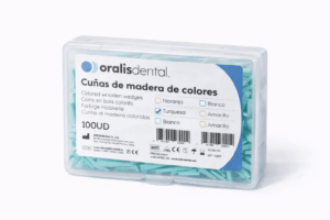 cuñas de madera turquesa